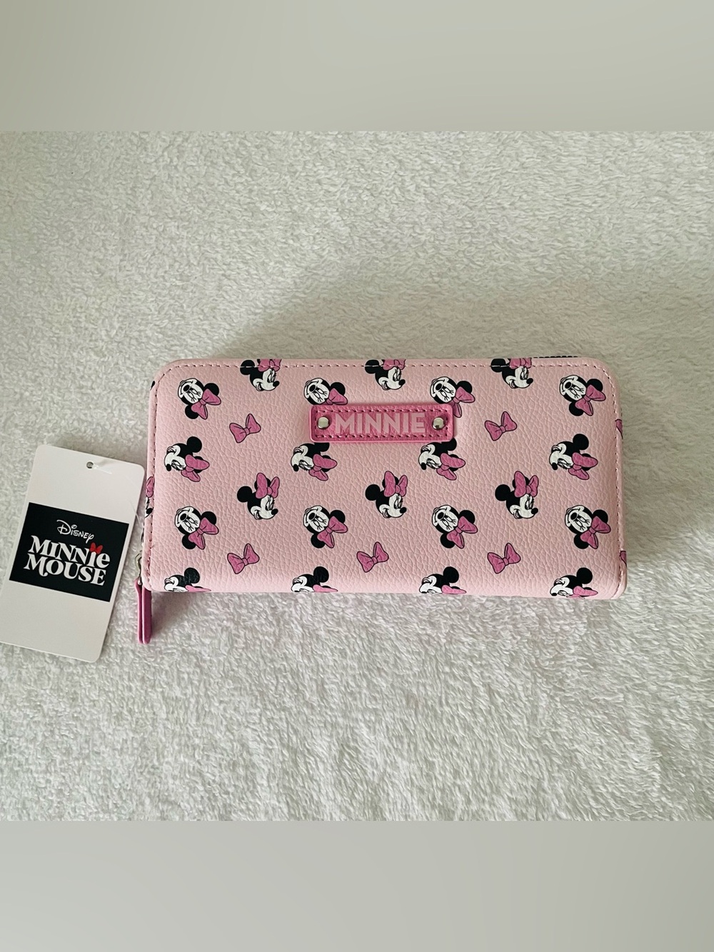 NWT Disney Minnie Mouse Wallet Clutch Pink Faux Leather Zip Lanyard Minnie Bows